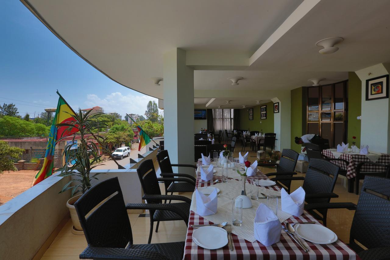 Rahnile Hotel Bahir Dar Exteriör bild
