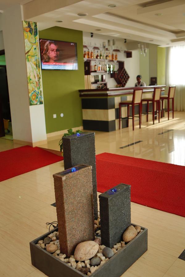 Rahnile Hotel Bahir Dar Exteriör bild