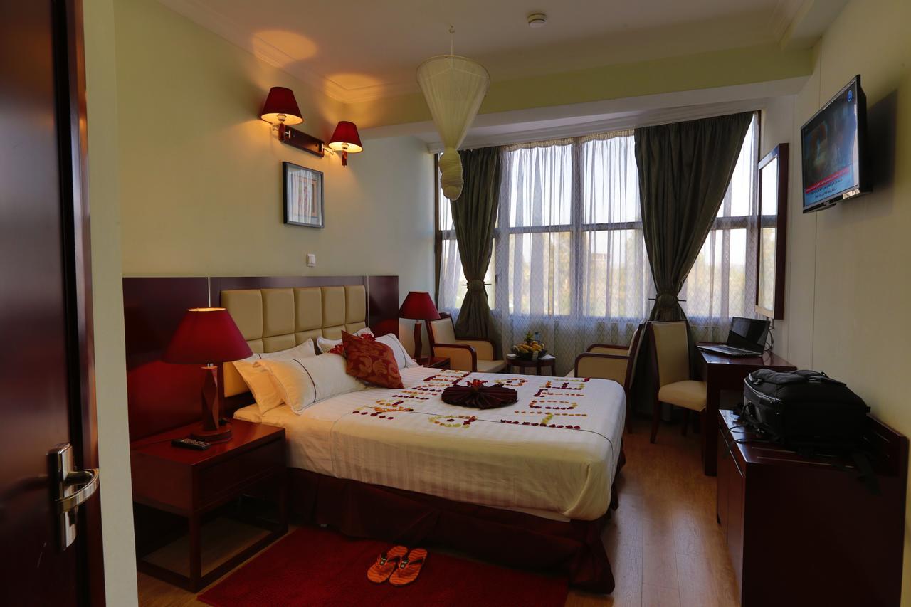 Rahnile Hotel Bahir Dar Exteriör bild