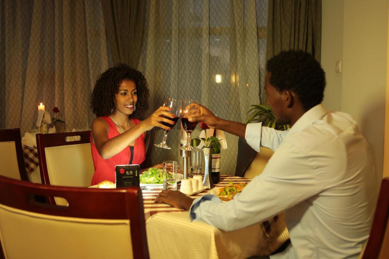 Rahnile Hotel Bahir Dar Exteriör bild